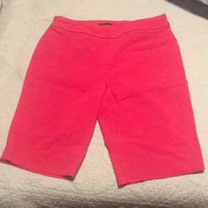 Pink Renuar Bermuda shorts. Lots of stretch. EUC